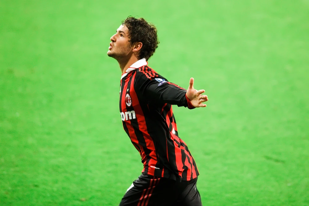 Alexandre Pato después de marcar un gol con el AC Milan