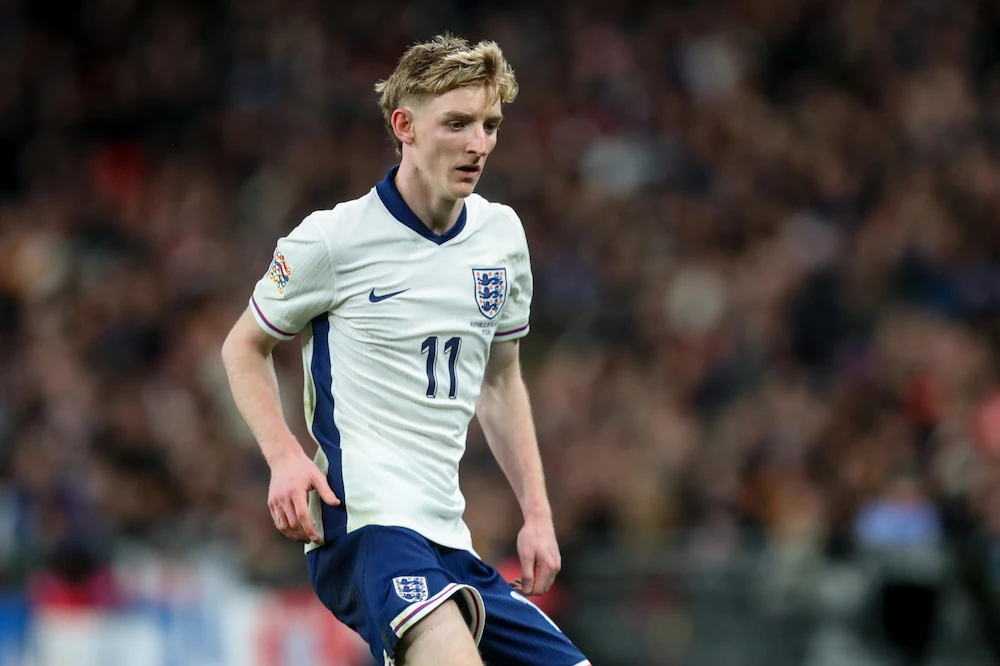Anthony Gordon, Inglaterra
