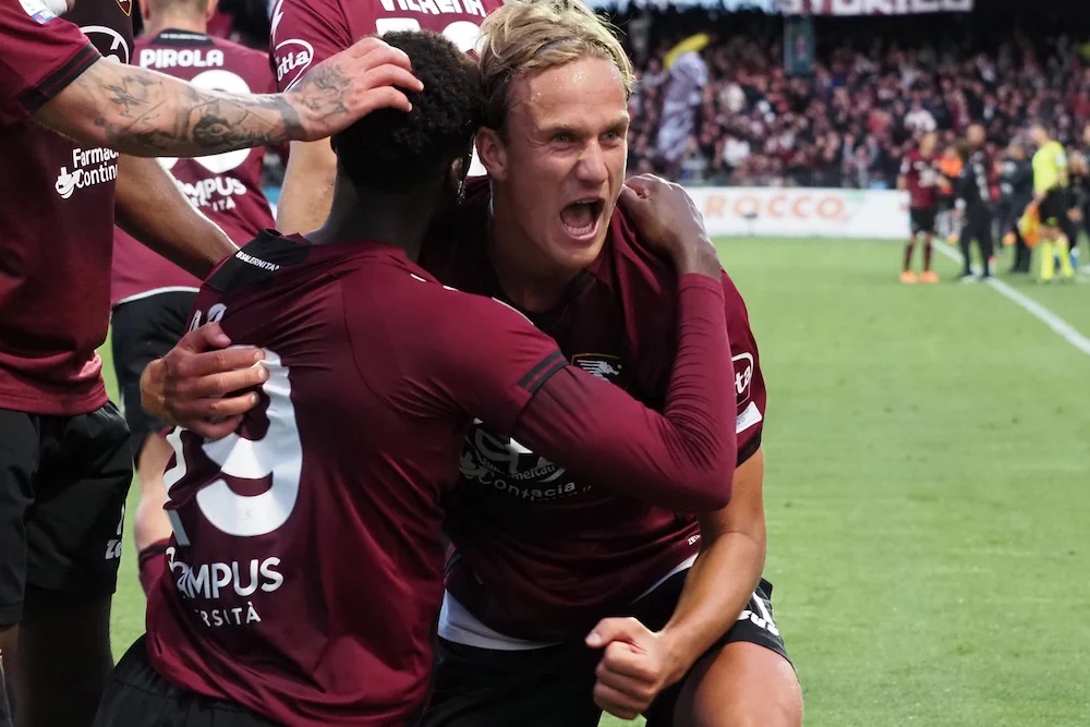 Erik Botheim - aquí jugando en Salernitana