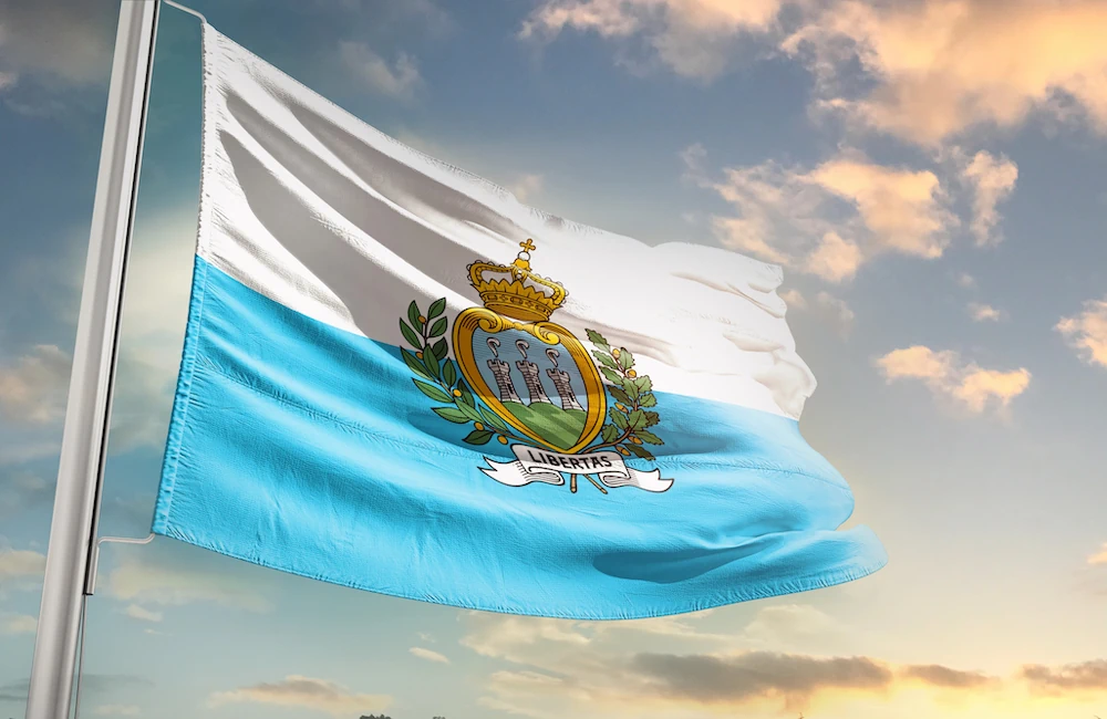 Bandera de San Marino en día de partido