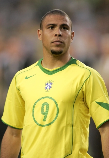 Ronaldo jugando para Brasil