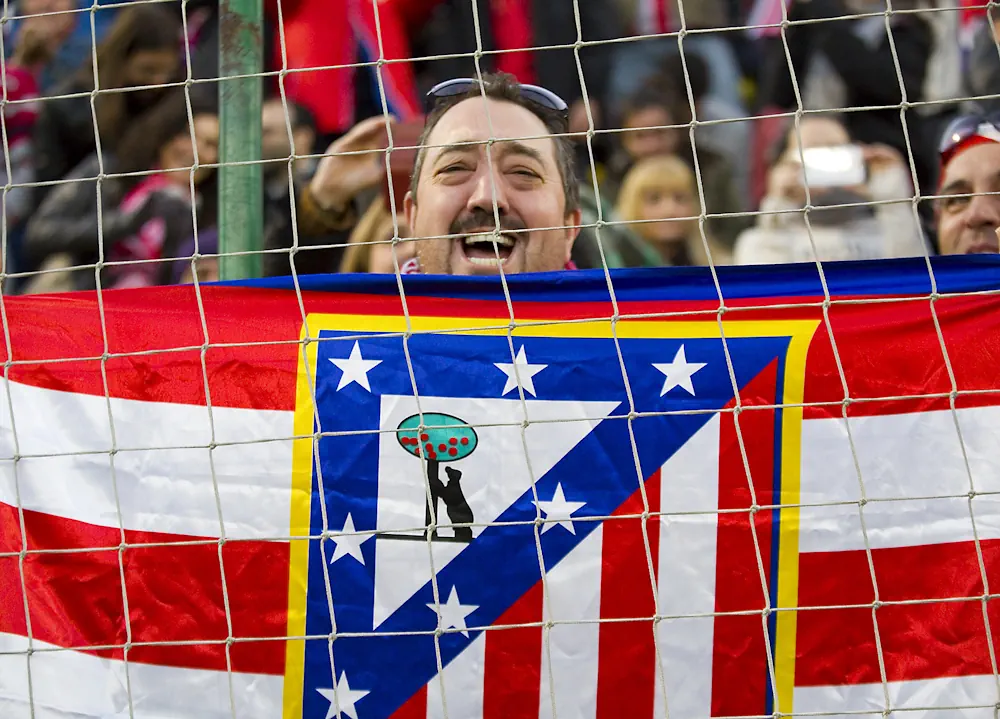Atlético Madrid fan con bandera